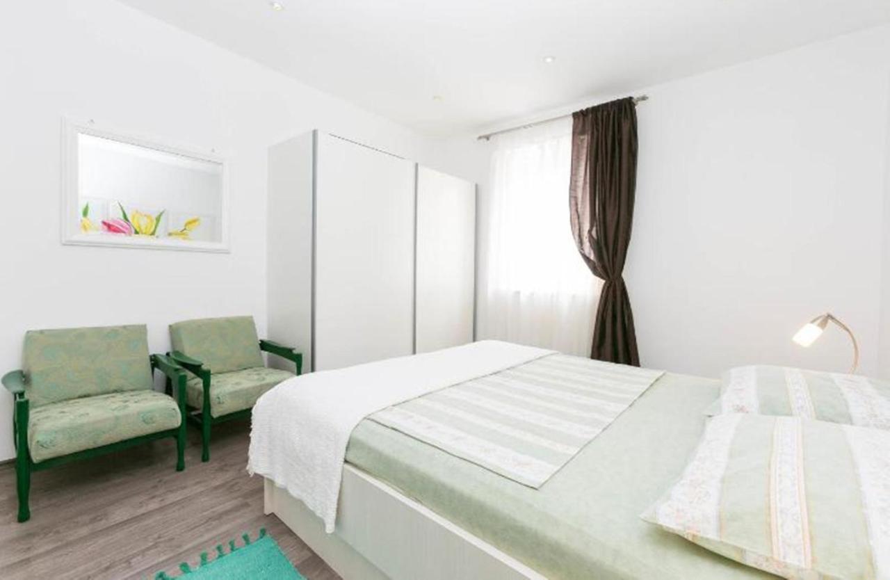 Cecillia Mare Apartments Rovinj Exteriör bild