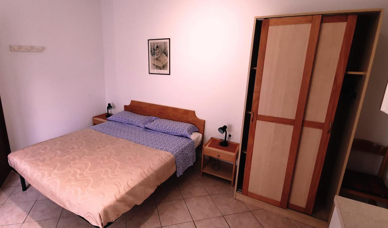 Cecillia Mare Apartments Rovinj Exteriör bild