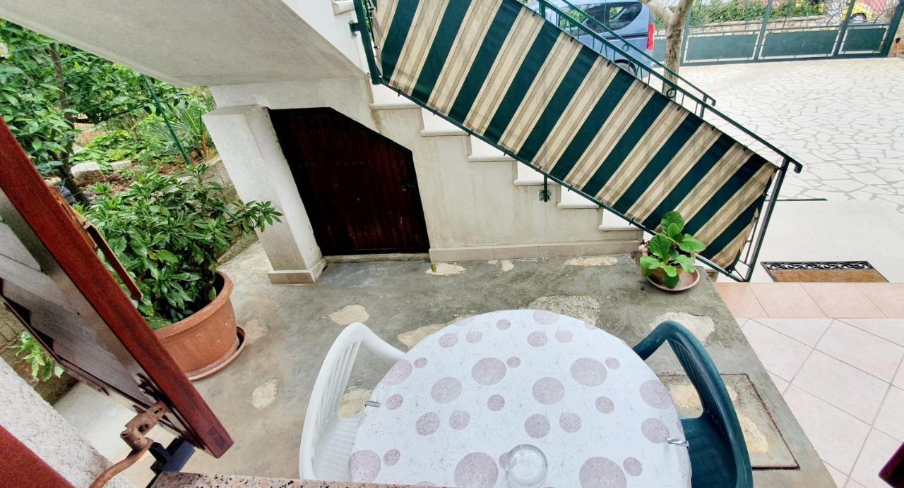 Cecillia Mare Apartments Rovinj Exteriör bild