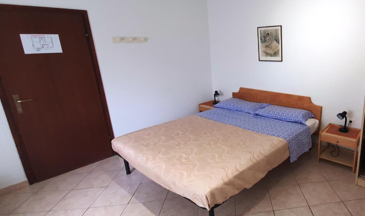 Cecillia Mare Apartments Rovinj Exteriör bild