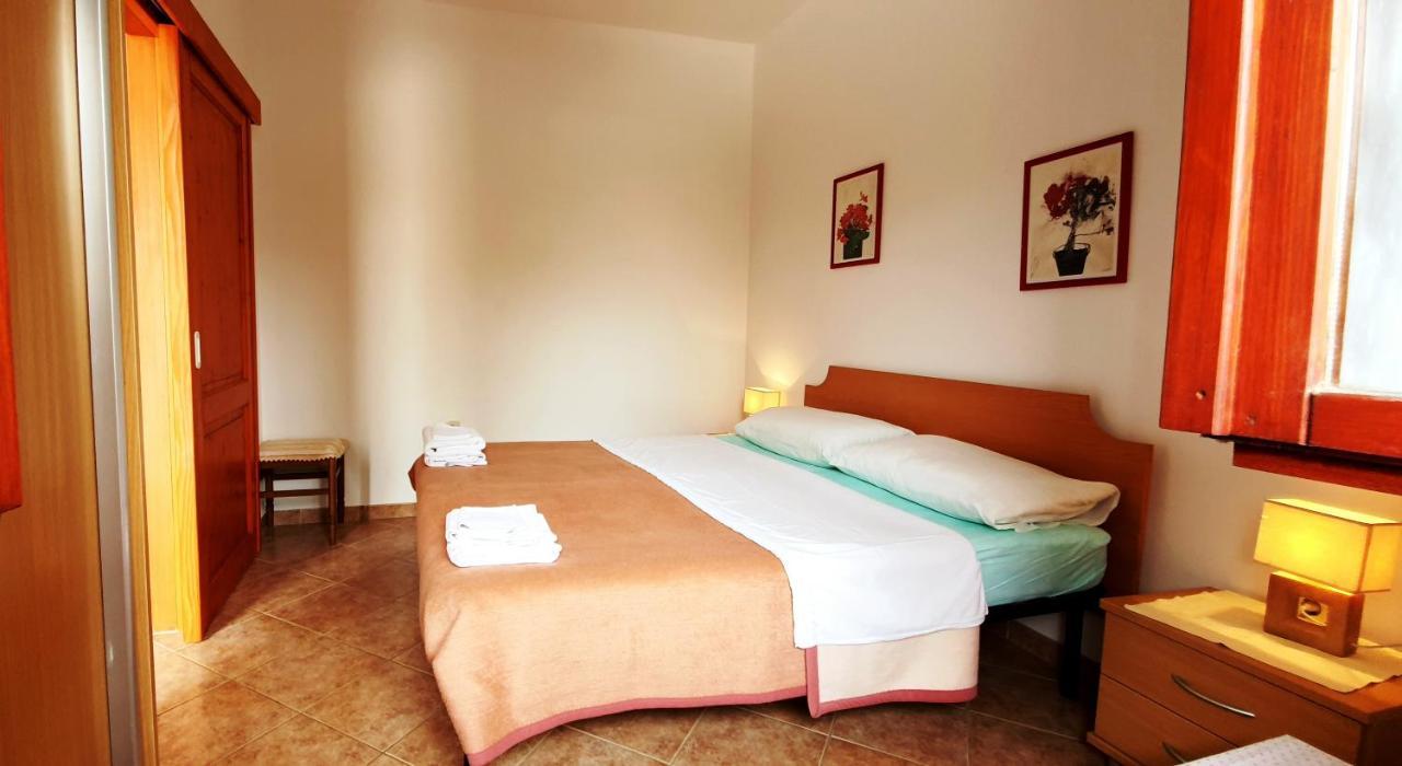 Cecillia Mare Apartments Rovinj Exteriör bild