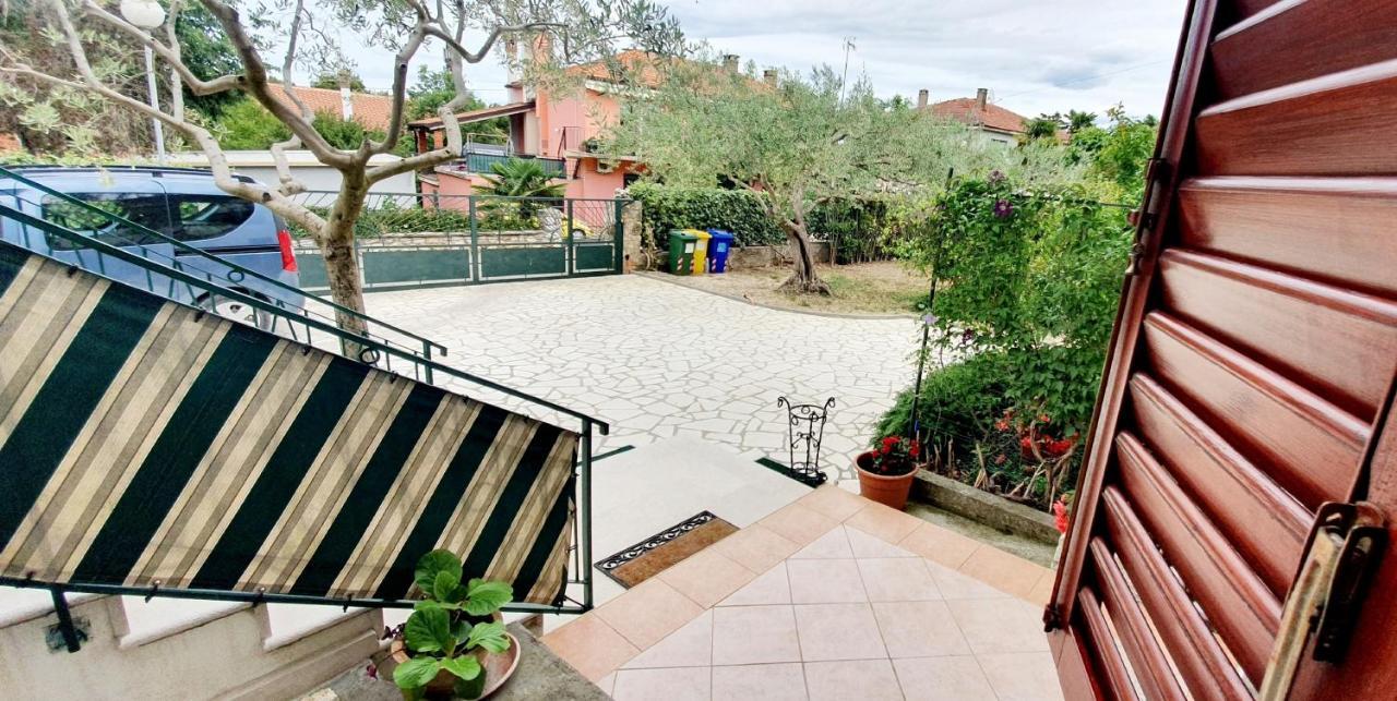 Cecillia Mare Apartments Rovinj Exteriör bild