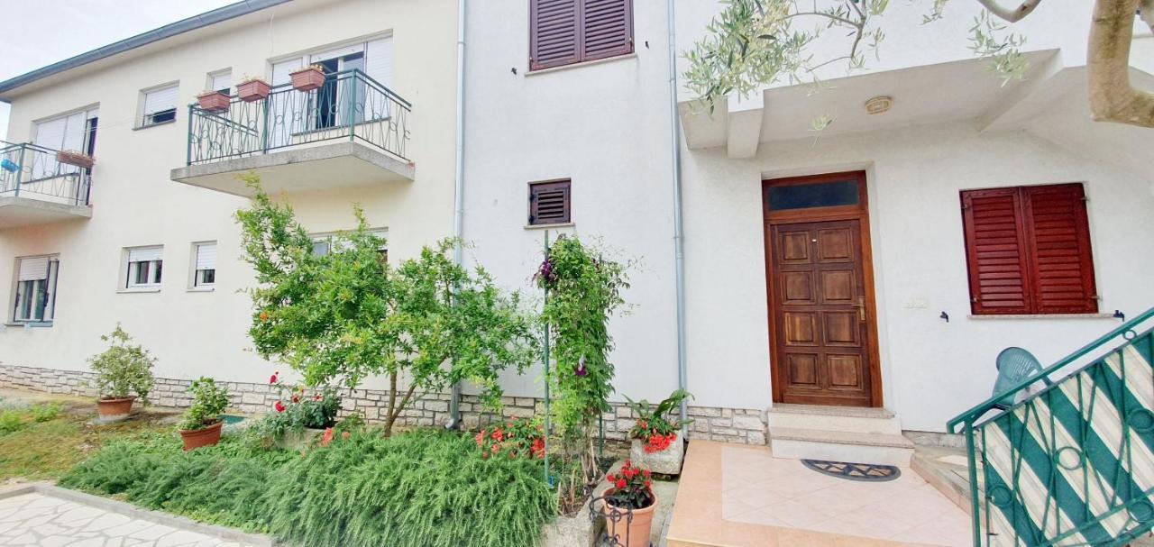 Cecillia Mare Apartments Rovinj Exteriör bild