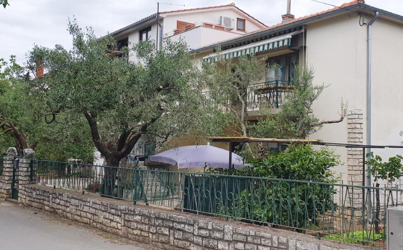 Cecillia Mare Apartments Rovinj Exteriör bild