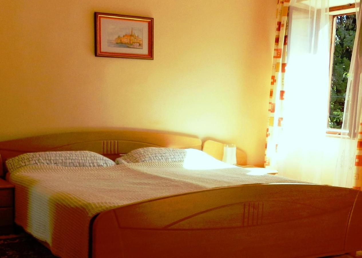 Cecillia Mare Apartments Rovinj Exteriör bild
